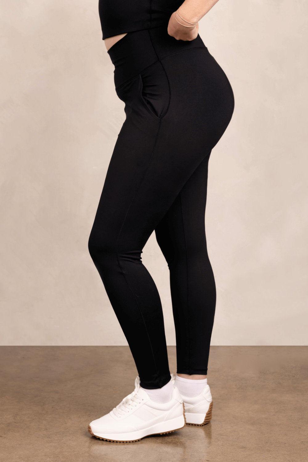 Adventurer High Rise Compression Legging